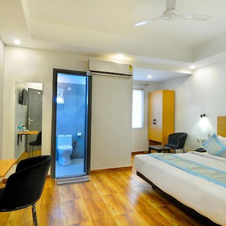 The Red York Otel Ghaziabad Dış mekan fotoğraf