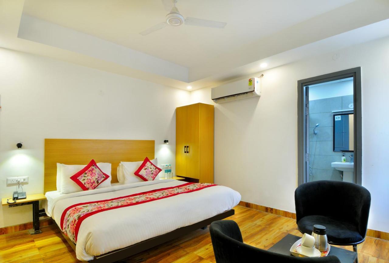 The Red York Otel Ghaziabad Dış mekan fotoğraf
