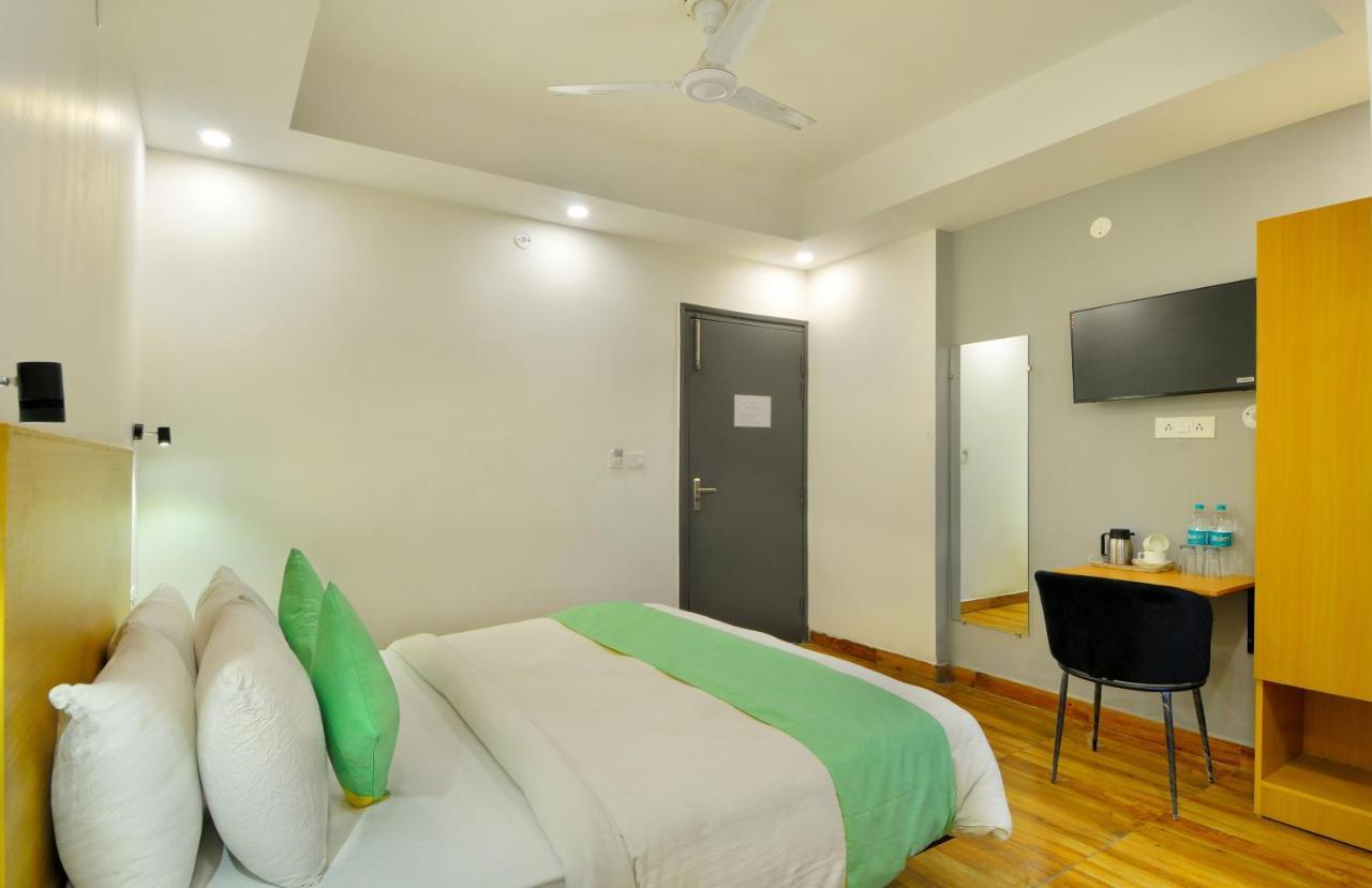 The Red York Otel Ghaziabad Dış mekan fotoğraf
