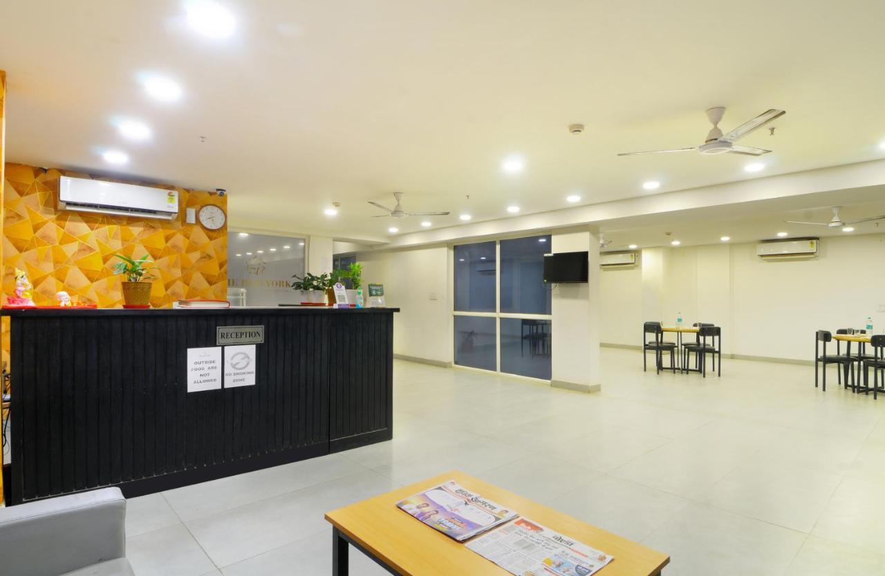 The Red York Otel Ghaziabad Dış mekan fotoğraf