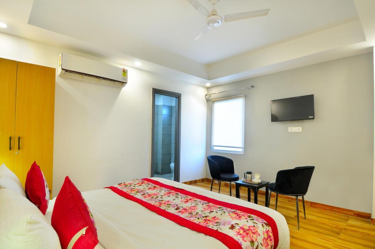 The Red York Otel Ghaziabad Dış mekan fotoğraf